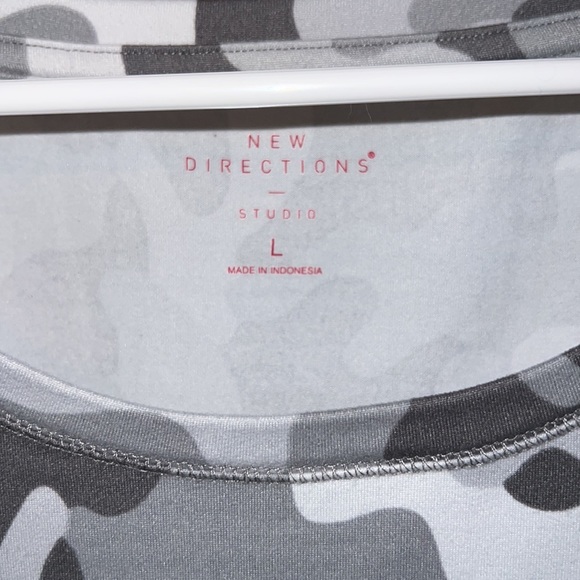 New Directions Studio Tanktop - Picture 2 of 5